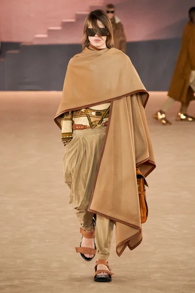 Look 7